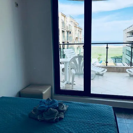 Beach Apartment *