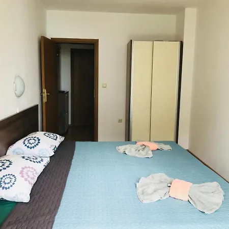 Beach Apartment *